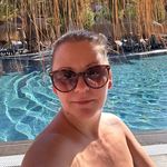 Helen Ellie Rollins - @helenrolli - Instagram