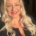 Helen Schofield - @helenschofield79 - Instagram