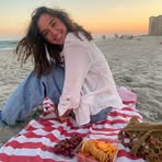 Helena Hendricks - Facebook