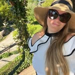 Helena Schelle - @schellehelena - Instagram