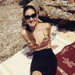 Helene Becker - @helene.becker.526 - Instagram