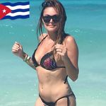 Helena Borrelli - @borrellihelena - Instagram