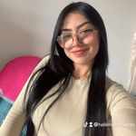 Hellen Vega - @helencv859 - Instagram
