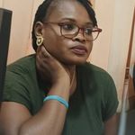 Henrietta Benjamin - @hettyilious - Instagram