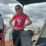 Henrietta Evans - @catpe4ch - Instagram