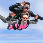 Henry Hooks - @skydivingislove - Instagram