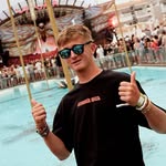 Henry Moores - @henryoscarmoores - Instagram