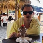 Henry York - @mansplainsupernova - Instagram