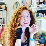 Hillary Edwards - @itstheredwards - Instagram