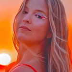 Hillary Flowers - @hillaryflowersmusic - Instagram