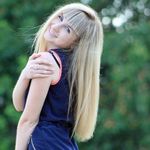 Hillary Roth - @aglomaderascalima - Instagram