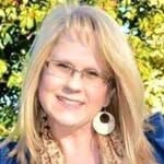 Holley Smith - @holley_onemessatatime - Instagram