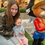 @hollie_bates - Instagram