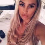 Hollie Wright 🎀 - @holliewright_x - Instagram