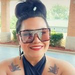 Holly Lau Abraham - @hulaholly78 - Instagram