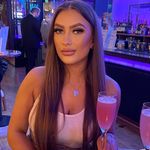 @hollyames_ - Instagram