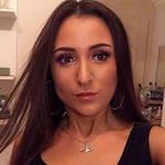 Holly Barnett - @holly.barnett12 - Instagram