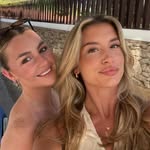 Holly Bates - @hollybatess - Instagram