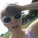 Holly - @hollybest41 - Instagram
