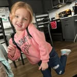 Holly Betts - @mama02040821 - Instagram