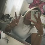 Holly Booker - @holllybooker - Instagram