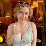 Holly Booker - @hollybooker_97 - Instagram