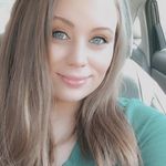 Holly Burch - @hollyelizabeth715 - Instagram