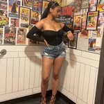 Hollie Caswell - @mz._sydneywalker - Instagram