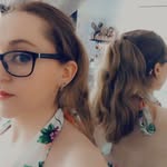 Holly - @hollycornish - Instagram
