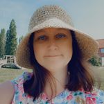 Holly Louise - @holly.costello.81 - Instagram