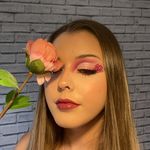 Holly Emery✨ - @hollyemerymakeup - Instagram