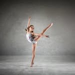 Holly Fahey - @hollydollydancerhb - Instagram