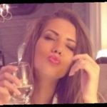Holly Flaherty - @hollyflaherty207 - Instagram