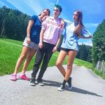 Holly, Flora, Livia - @friendsshit_.pv._ - Instagram