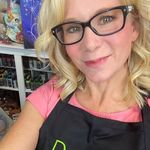 Holly Hanley - @hollyhanleyartist - Instagram