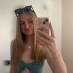 @holly.jarman - Instagram