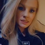 Holly Koch - @allidoisholly - Instagram