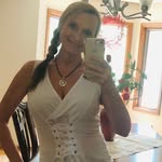 Holly Kyle - @hollykyle - Instagram