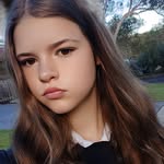 holly kyle - @hollykyle.main - Instagram