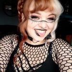 Holly Large - @heyhollydolly97 - Instagram