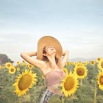 Holly Manson - @travelgirlstrut - Instagram