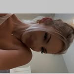 𝒽ℴ𝓁𝓁𝓎 𝓃𝒾𝒸𝒽ℴ𝓁ℯ - @hollymontelli - Instagram