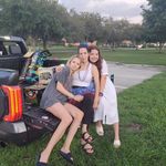 Holly Morin - @bunches_bunches - Instagram