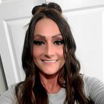 Holly Plummer - @plummerholly - Instagram