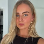 Holly Plummer - @holly.plummer - Instagram