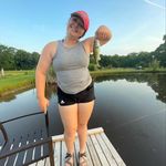 Holly Raney - @hollysphotodumps - Instagram