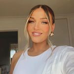 Holly Samuel - @holly.samuell - Instagram