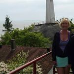 Holly Schofield - @hollyberry1762 - Instagram