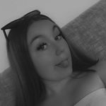 Holly Singleton - @hollysingleton44 - Instagram