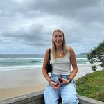 Holly Armstrong - @hollystrongarms - Instagram